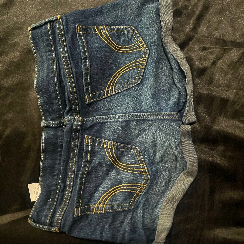 Hollister Low-rise Midi denim shorts